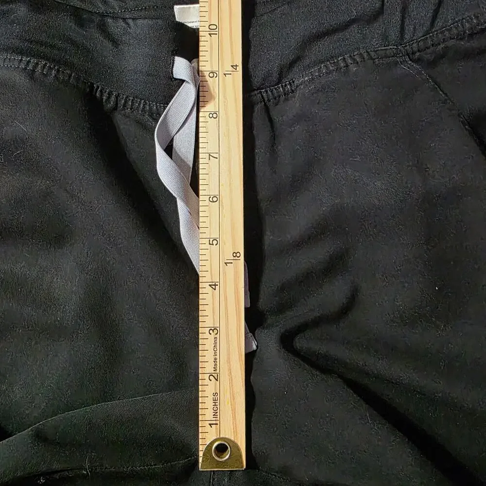 Figs Black Cairo Cargo Scrub Pants Size Large/Short